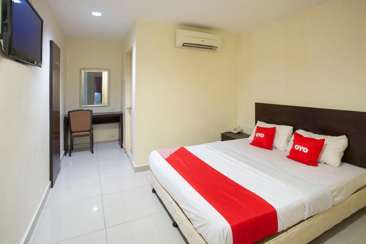 Oyo 89966 Green World Hotel @ Seri Putra Kajang Exteriör bild