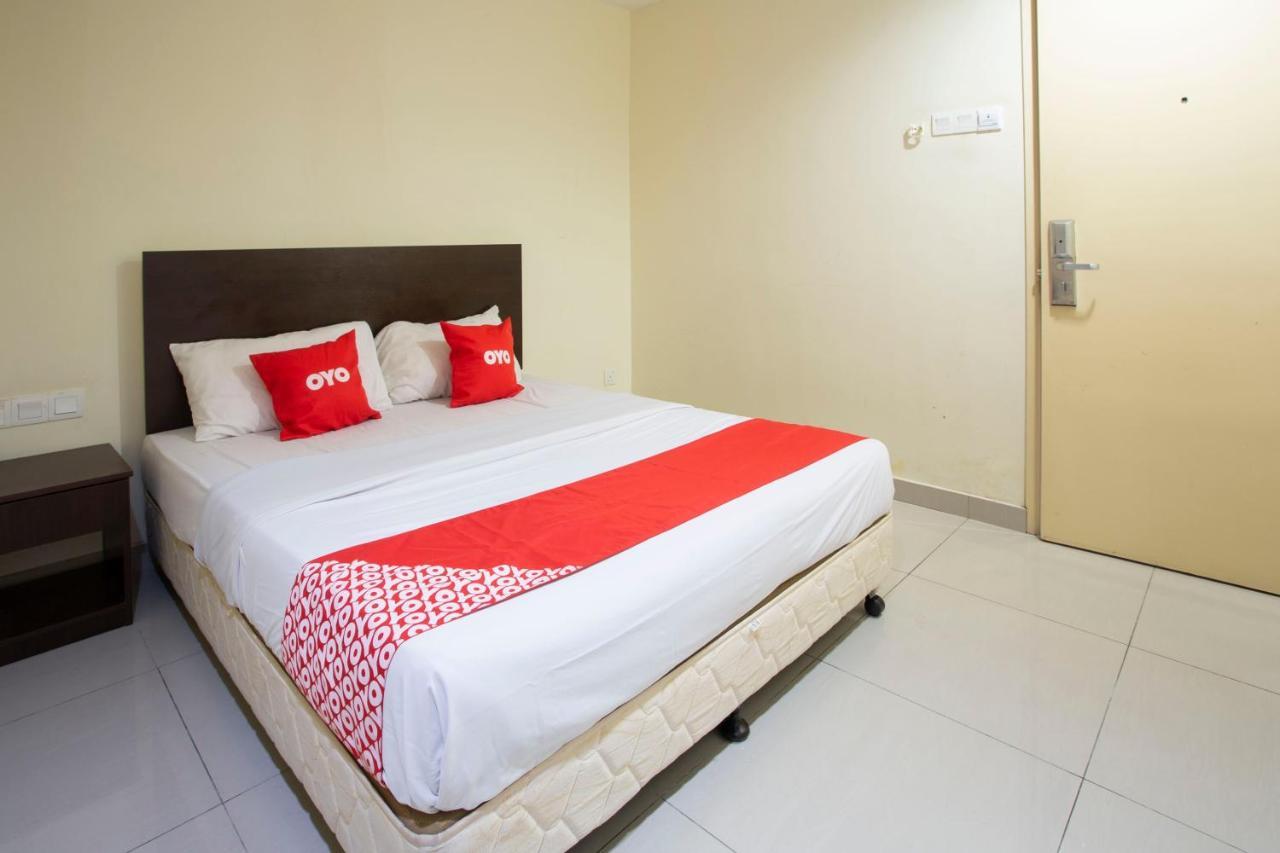 Oyo 89966 Green World Hotel @ Seri Putra Kajang Exteriör bild