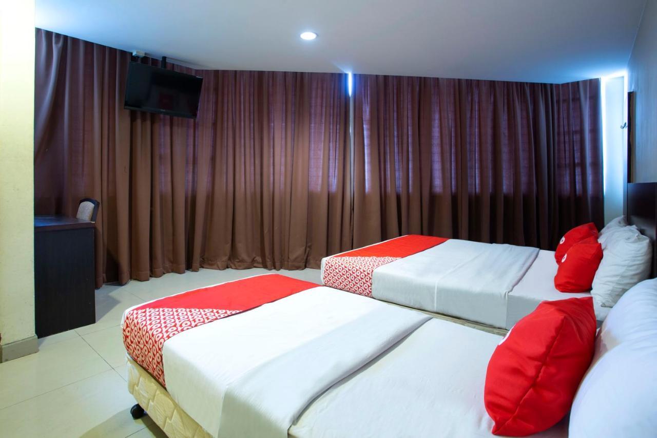 Oyo 89966 Green World Hotel @ Seri Putra Kajang Exteriör bild