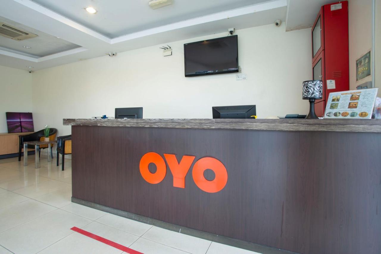 Oyo 89966 Green World Hotel @ Seri Putra Kajang Exteriör bild