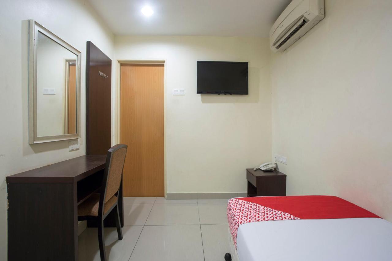 Oyo 89966 Green World Hotel @ Seri Putra Kajang Exteriör bild